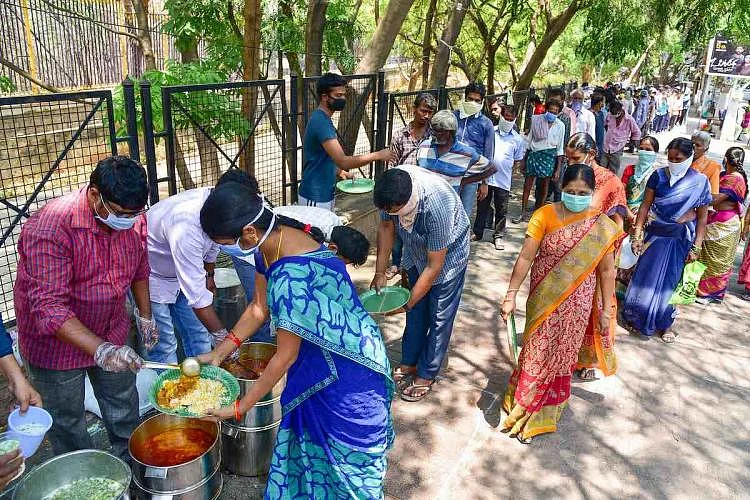 Mumbai: Shiv Sena corporator provides free food, medical care to COVID-19 positive patients