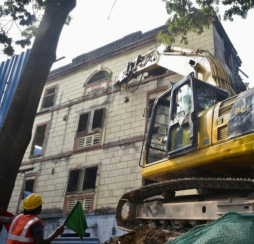 Mumbai: MHADA demolishes first building to kick off Naigoan BDD Chawl redevelopment project