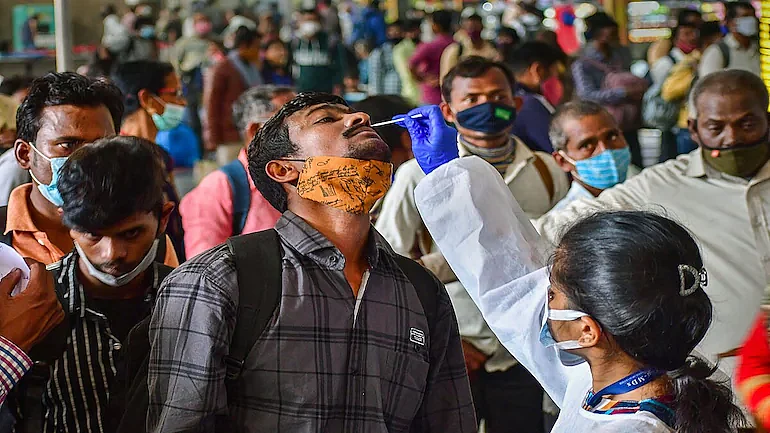 Mumbai: Around 96 percent of COVID-19 patients on oxygen support are unvaccinated, says BMC chief...