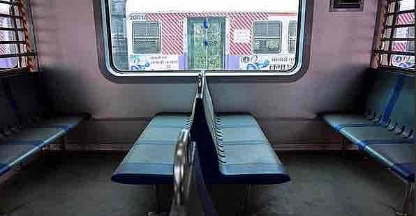 Mumbai: 4-day judicial custody for man riding AC local with fake pass - Vimarsana News