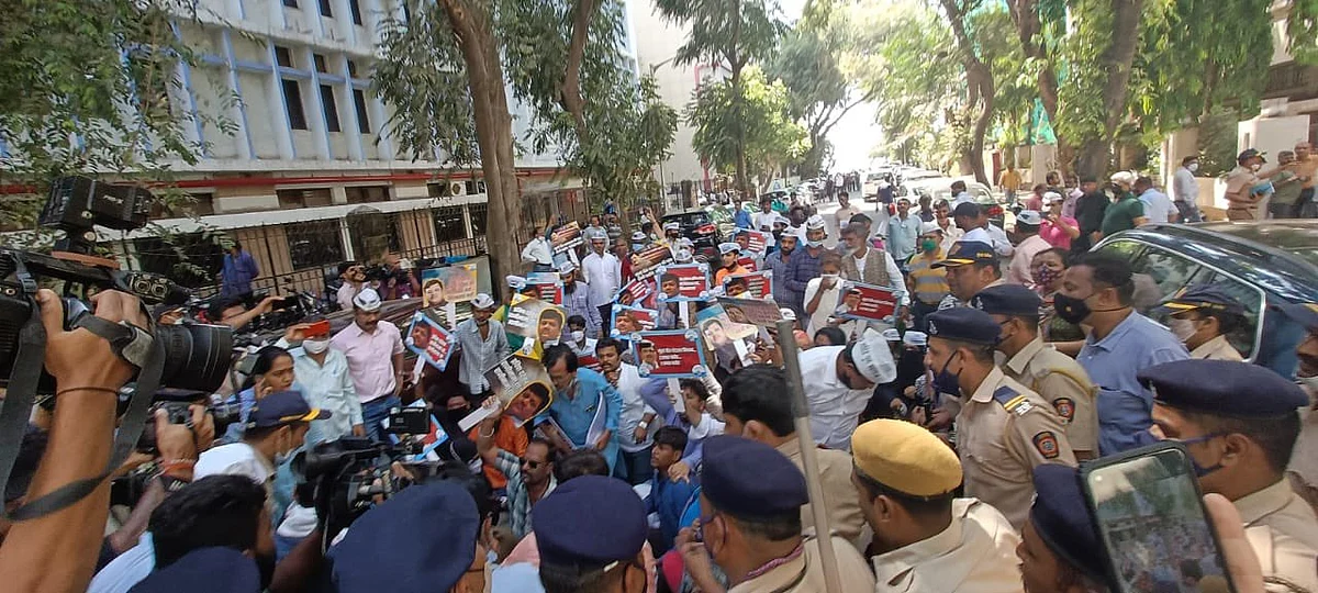 Watch Videos: AAP stages agitation at BJP office in Mumbai demanding Pravin Darekar’s resignation...