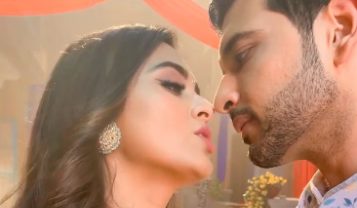 HOT! Tejasswi Prakash, Karan Kundrra's crackling chemistry sets internet on fire - watch video