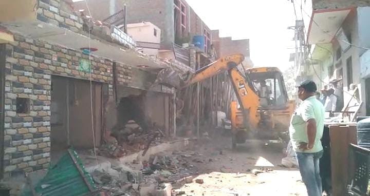 Gwalior: Administration demolishes illegal construction of rape accused - Vimarsana News