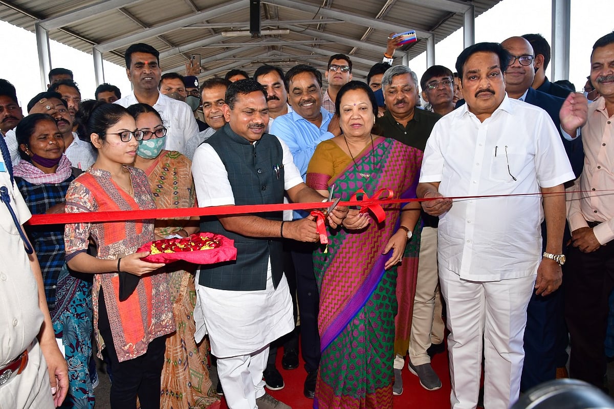 MoS for Railways inaugurates & dedicates to the nation various