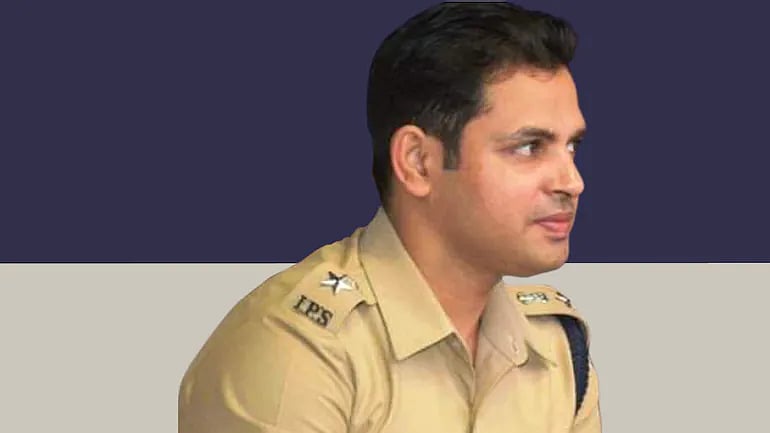 Angadia extortion case: LOC against suspended IPS officer Saurabh Tripathi - Vimarsana News