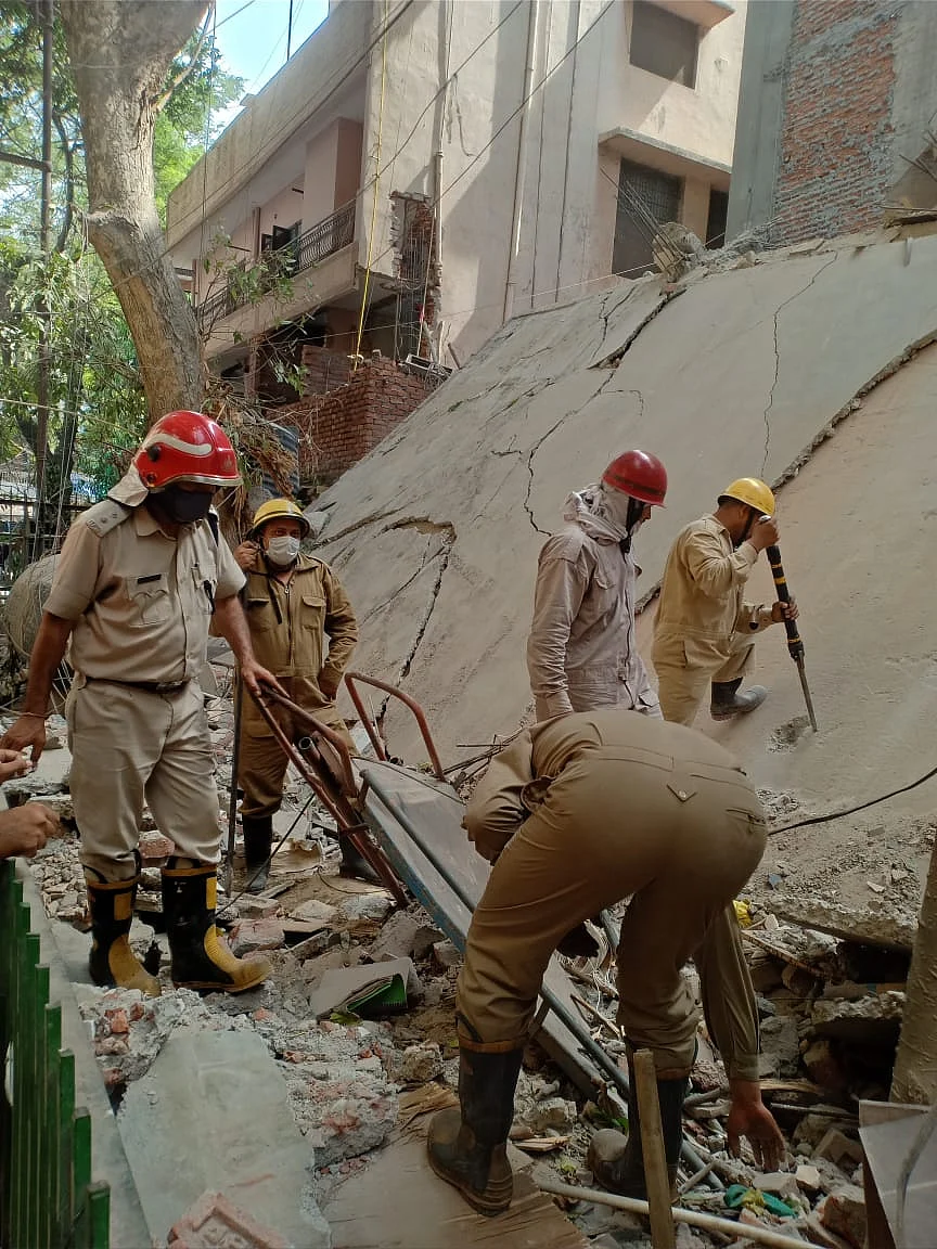 Delhi Building Collapse 2 Dead Bodies Retrieved From Debris 4 5 Delhi Building Collapse 2 Dead Bodies Retrieved From Debris 4 5