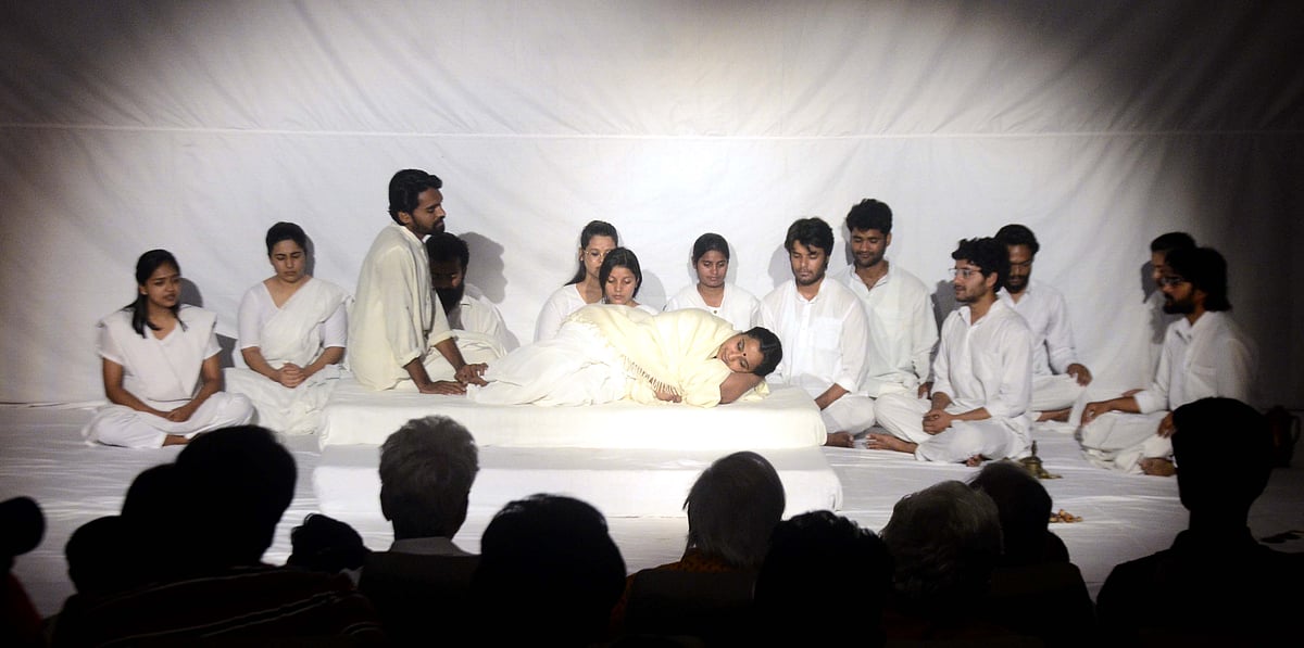 Bhopal: Vinoba Smaran, inspired by Bhave's life, staged at 4-day Raza Parv - Vimarsana News