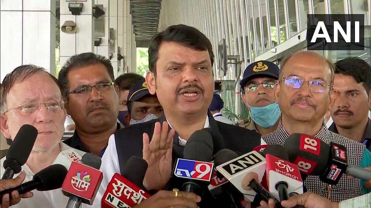 Mumbai: Devendra Fadnavis alleges transfer scam after Maharashtra govt stays promotion of 5 IPS officers - Vimarsana News