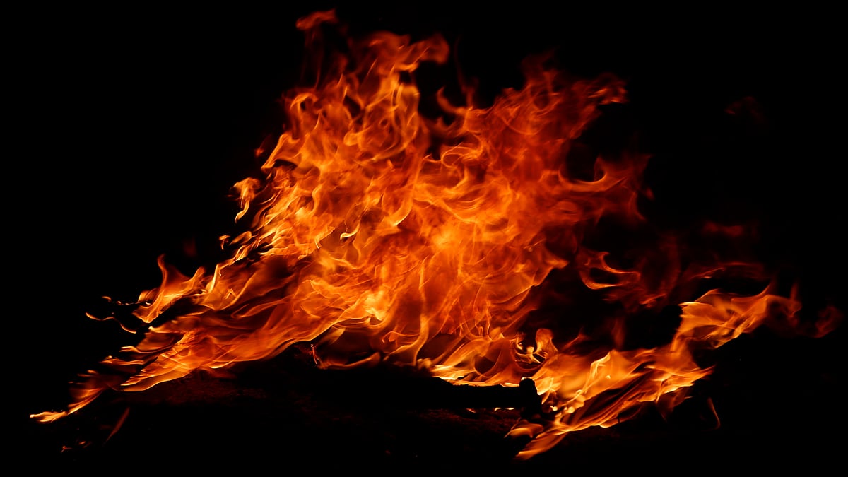 Maharashtra: House gutted in fire in Palghar district; none hurt - Vimarsana News