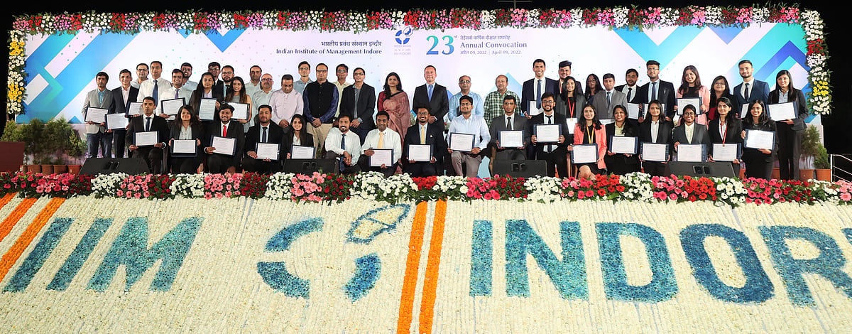 Indore: Girls bag maximum scholarships and medals ​​in IIM's pre-convocation ceremony 2022 - Vimarsana News