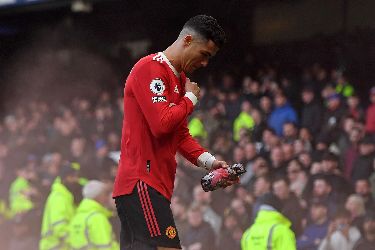 Cristiano Ronaldo sorry for 'outburst' after loss to Everton as Manchester United look into incident
