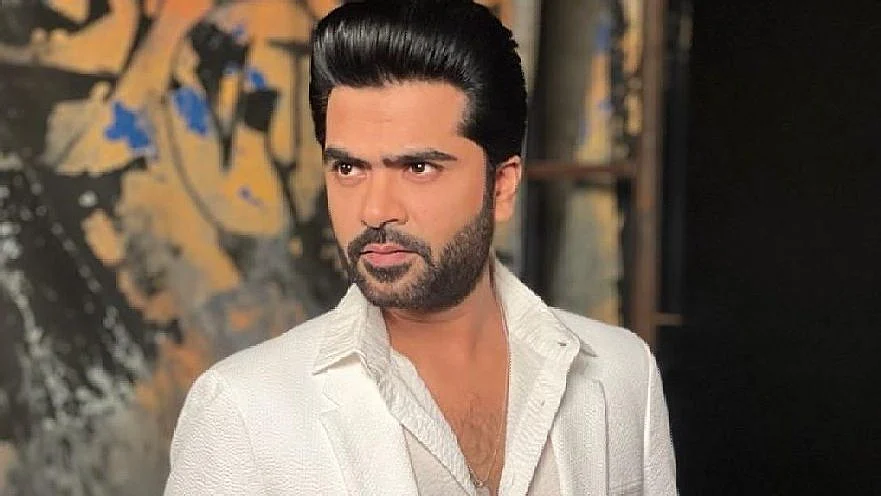 Simbu visits Mumbai to shoot 'Vendhu Thanindhathu Kaadu', hails the city's 'incredible energy'