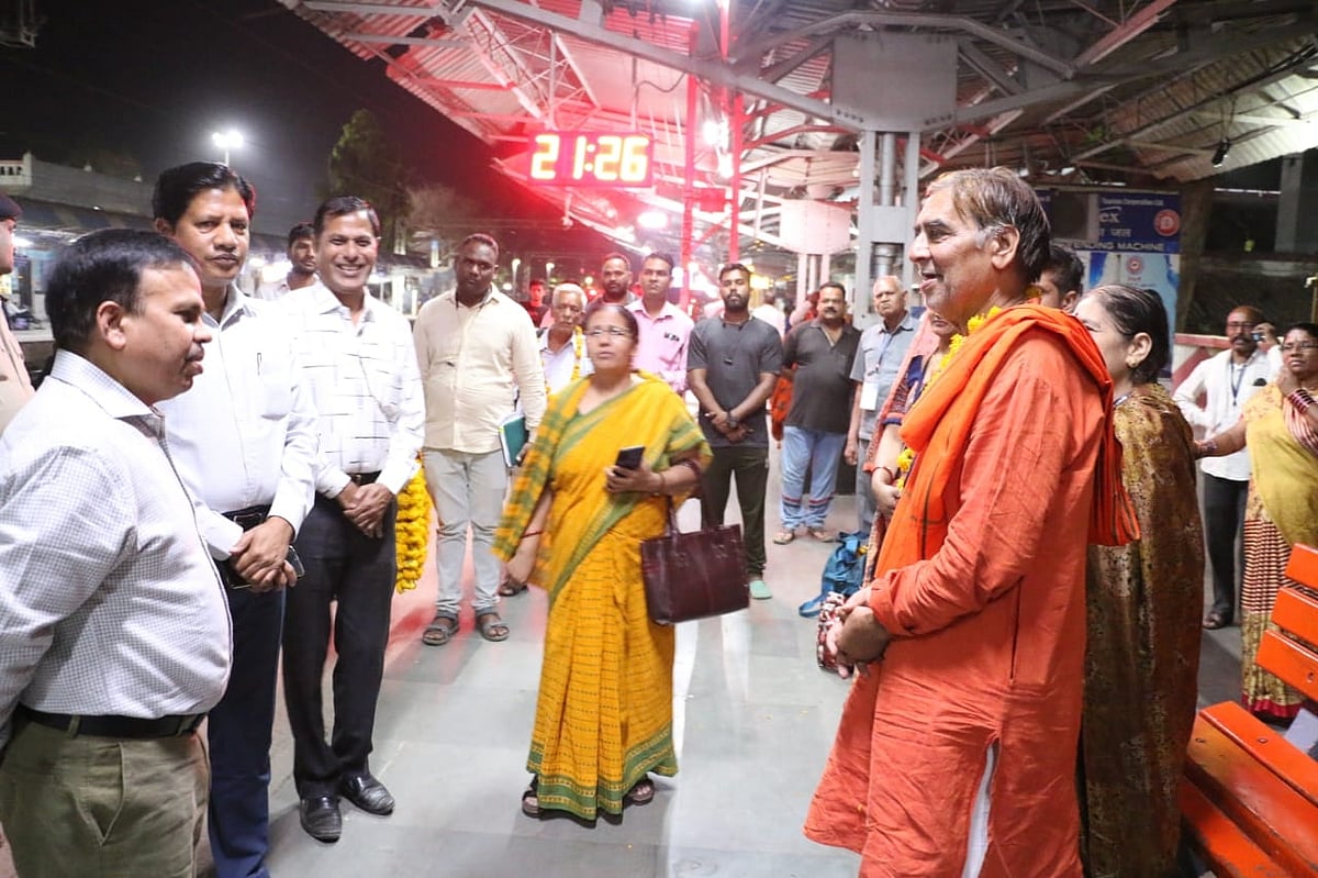 Narmadapuram: 275 pilgrims leave for Somnath by special train - Vimarsana News