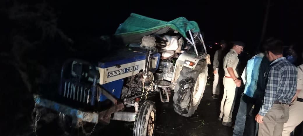 Bhind: 3 die, over 1 dozen sustain injuries after tractor-trolley falls into canal - Vimarsana News