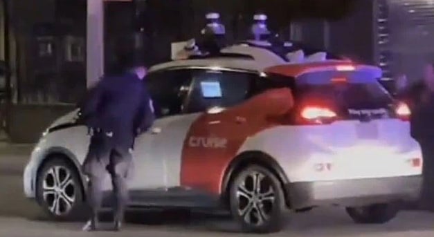 Elon Musk's Tesla? San Francisco Police stop 'driverless' car, here's what happened next - Vimarsana News