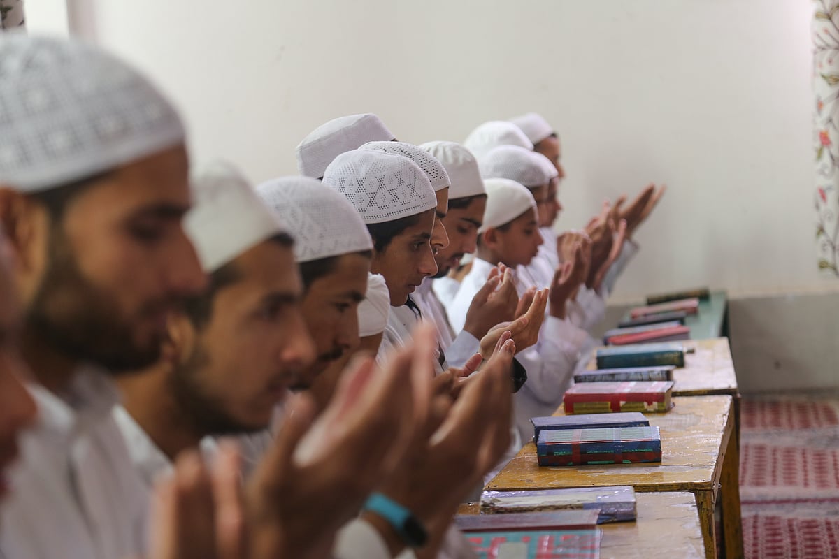 In Pics: Prayers, fasting and feasting in the Valley- here's how Kashmir celebrates Ramadan - Vimarsana News