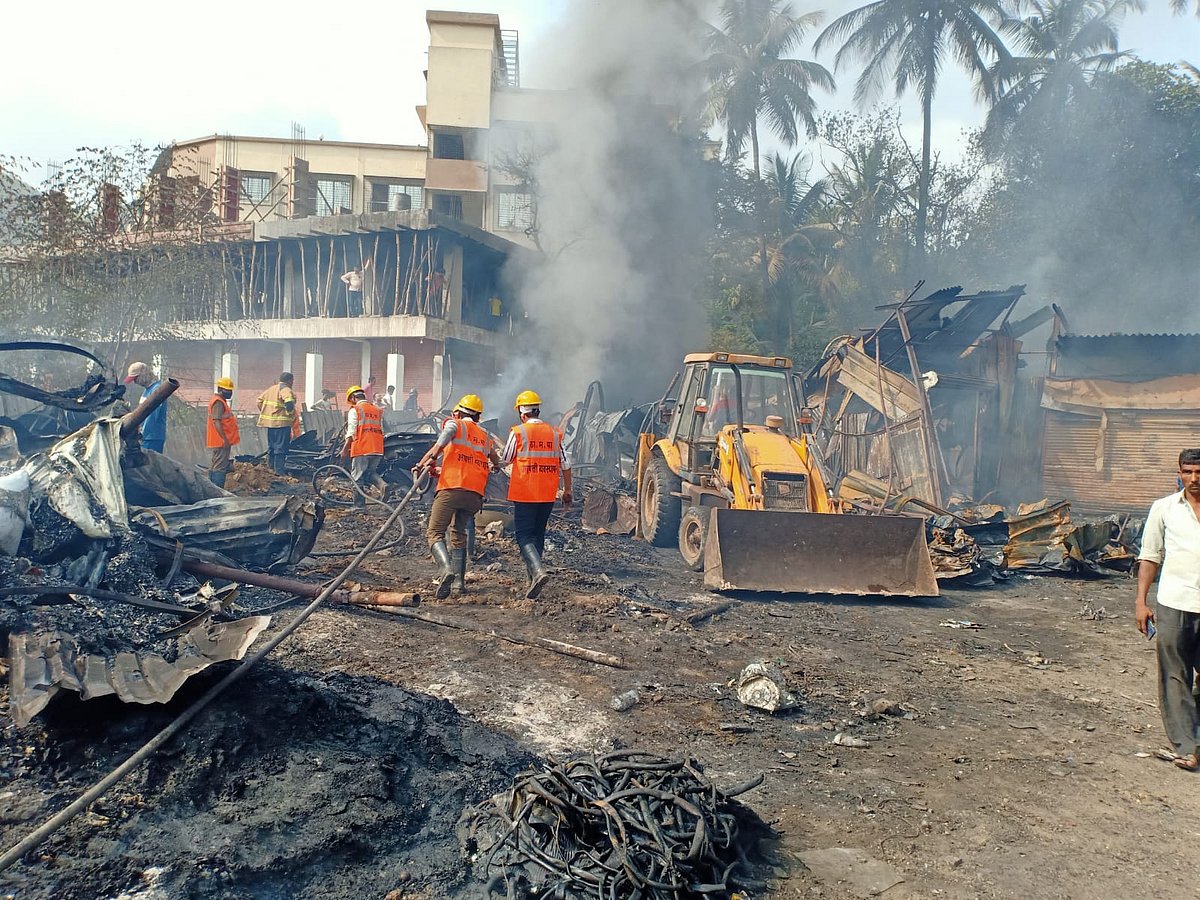 Thane: Major fire at plastic scrap godown in Shil Phata; watch video