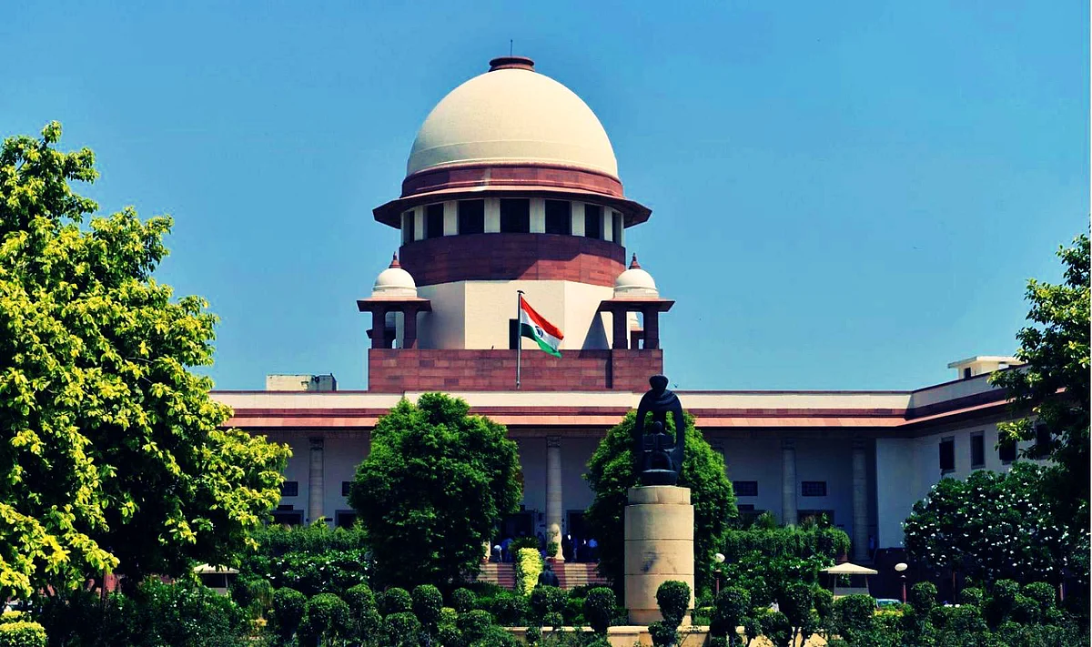 Delhi - Centre row: Supreme Court refers dispute over control of services to 5 judge bench