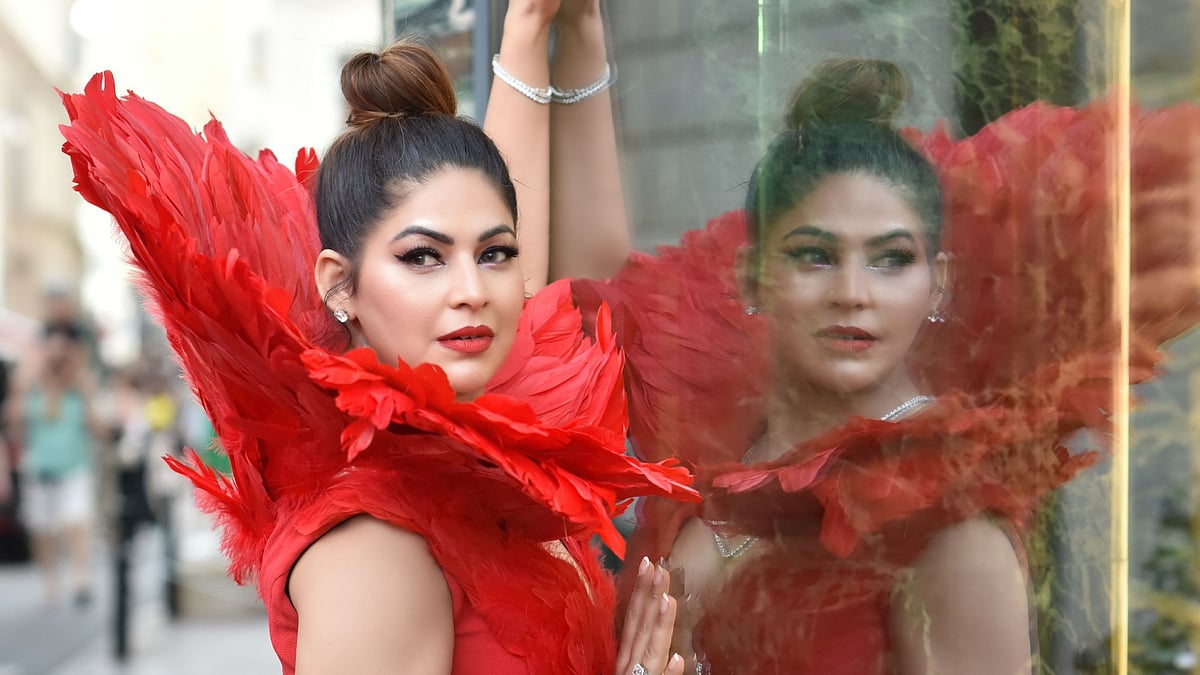 Komal Thacker becomes first Gujarati actress to grace Cannes Film Festival - Vimarsana News