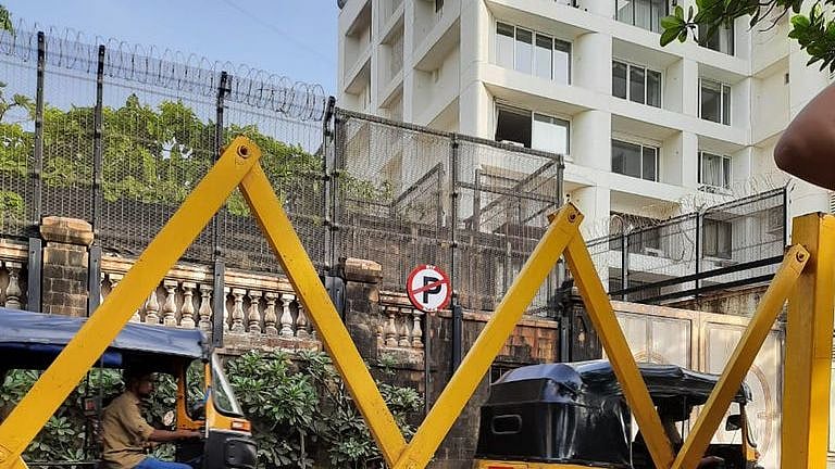 Mumbai: Sunny side up for Mannat following clean chit to Aryan Khan - Vimarsana News
