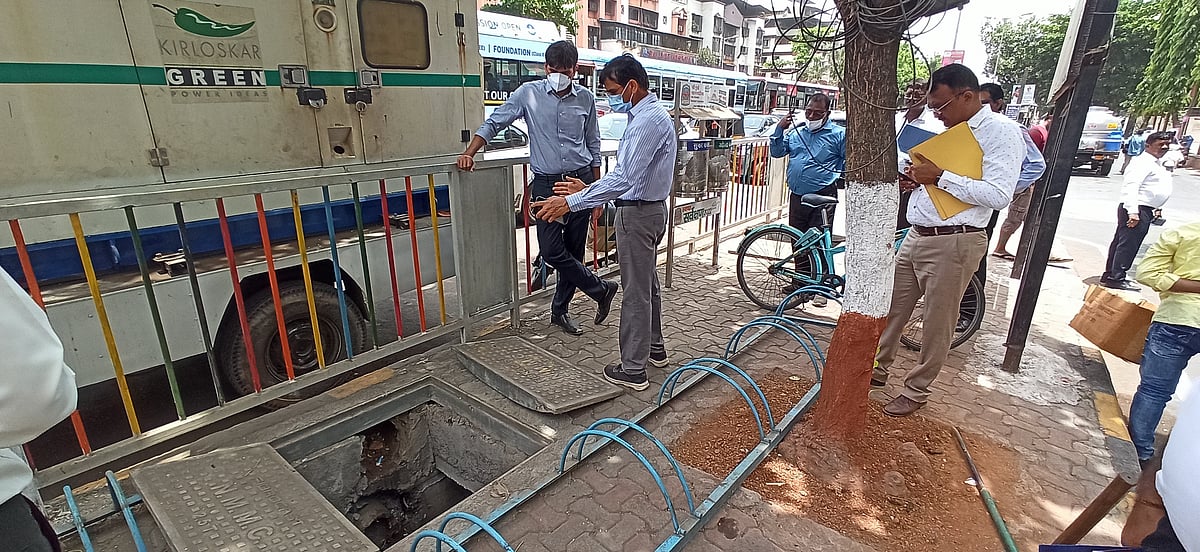 Navi Mumbai civic chief Abhijit Bangar inspects pre-monsoon works in two wards; see pics - Vimarsana News