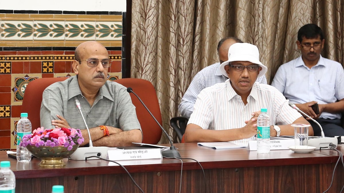 Chairman & Chief Executive Officer, Railway Board reviews performance