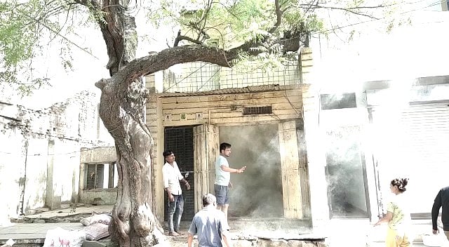 Madhya Pradesh: Fire at godown in Barwani, no casualties reported - Vimarsana News