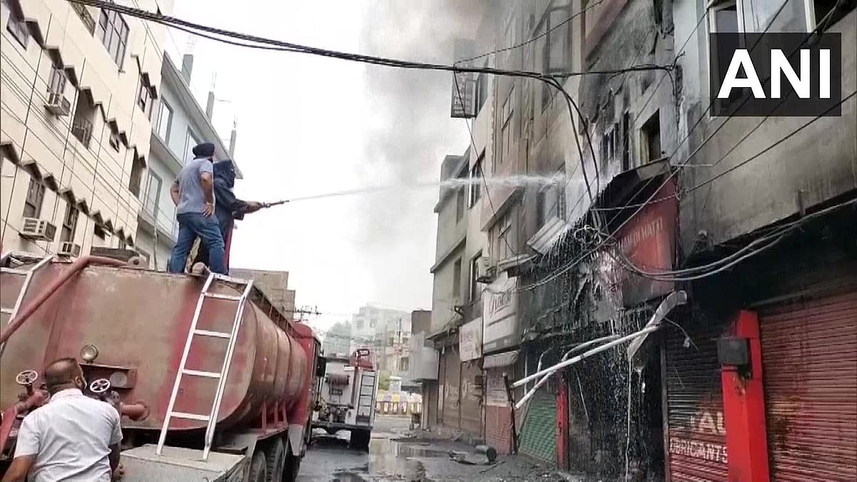 Punjab: Fire breaks out at scooter market in ​​Ludhiana, no casualties reported - Vimarsana News