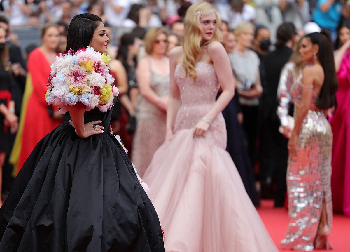 Aishwarya Rai Bachchan was seen in a beautiful floral gown on the red  carpetNews JANI | News Jani