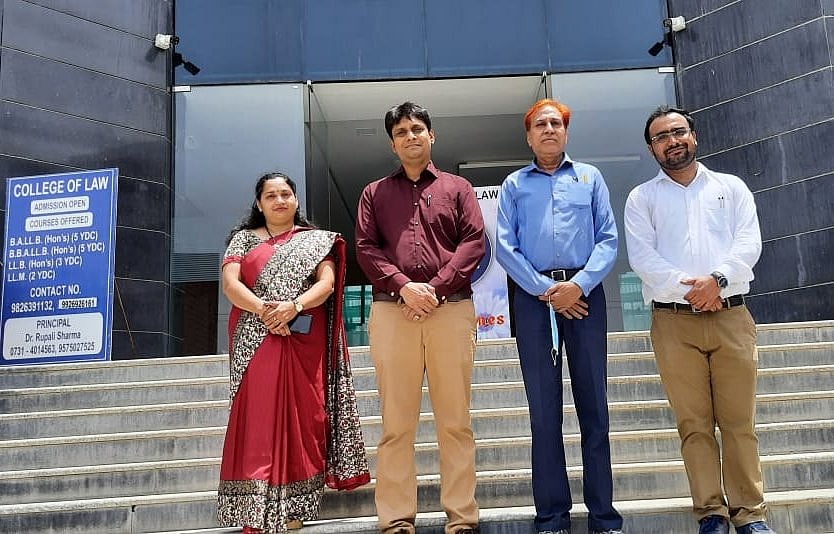 Indore: ​Talk on cyber crime & IT Act at law college - Vimarsana News