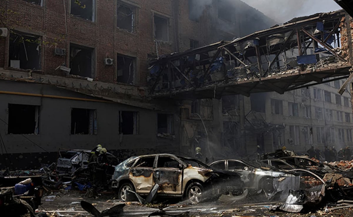 Russian rockets strike eastern Ukrainian town of Pokrovsk, at least four wounded - Vimarsana News