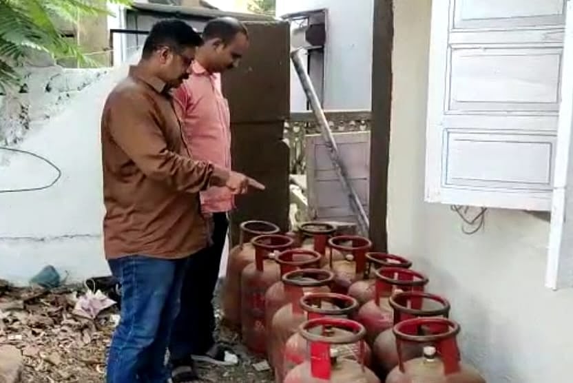Manpada police arrest two for gas theft from cylinder - Vimarsana News