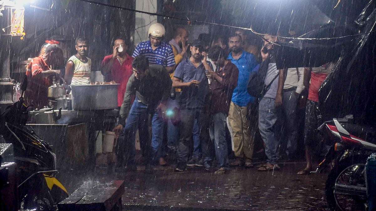 Kolkata receives Kalbaisakhi showers, two school students drown while rowing - Vimarsana News