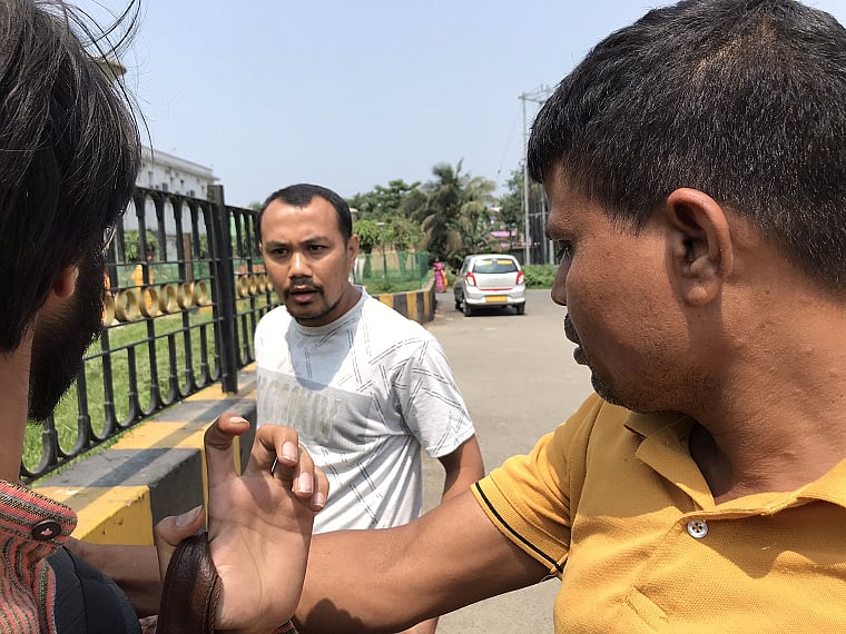 Assam: Uber cab driver tries to hit customer over payment, arrested - Vimarsana News