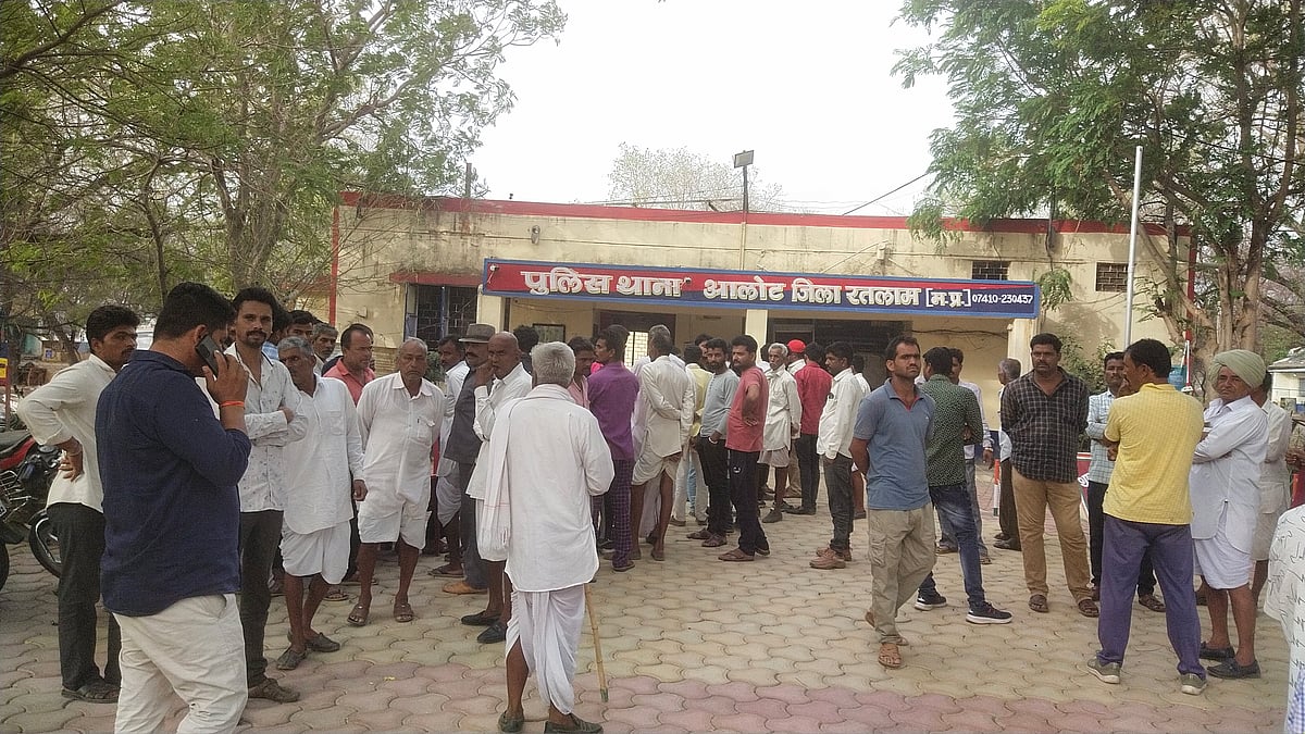 Alot: Armed robbers attack family members, loot Rs 93k - Vimarsana News