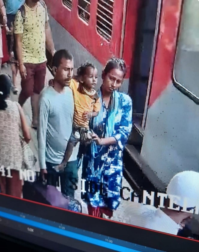 Mumbai: Woman found hanging in Swaraj Express train; allegedly commits suicide after fight with husband - Vimarsana News