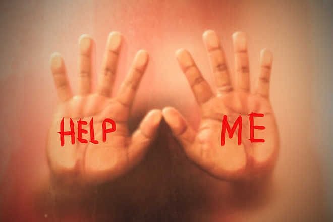 Delhi: House help claims employers assaulted her, chopped her hair - Vimarsana News