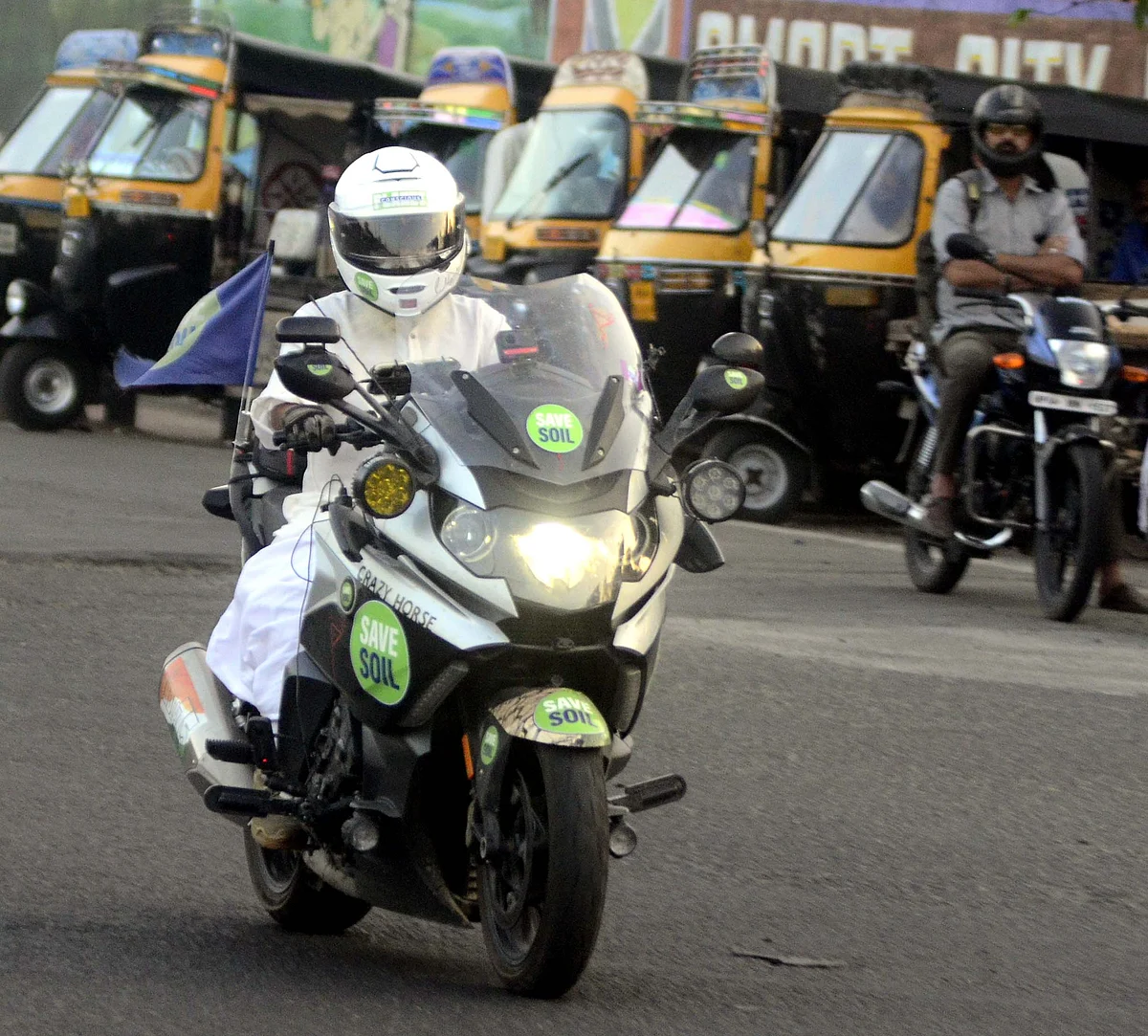 Spiritual guru Sadhguru is currently on a 100-day, 30,000-km journey as part of the ‘Save Soil Movement’. He reached Bhopal on Thursday