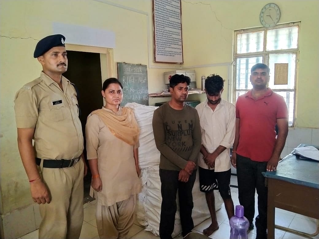 Morena: Cigarette packets worth 7.04L stolen from train; 2 held - Vimarsana News