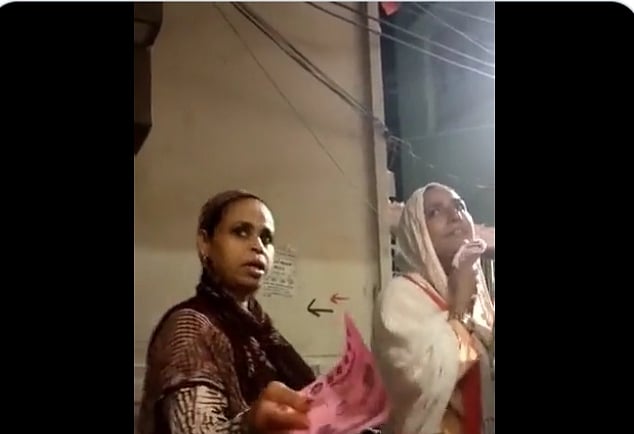 Mandsaur: Aganwadi Assistant suspended for engaging in poll campaigning - Vimarsana News
