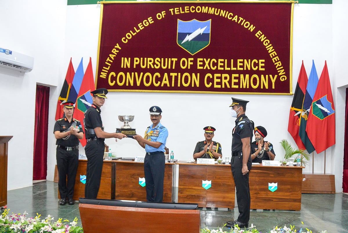 Mhow 25 officers awarded engineering degree at Military College of