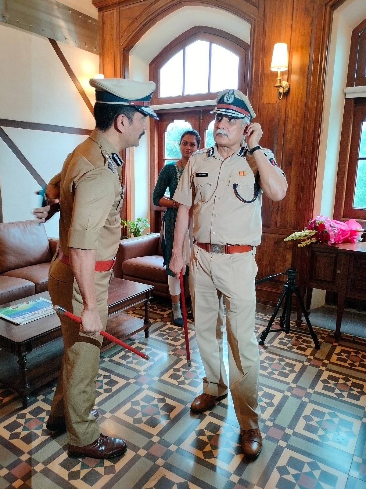 Retired Mumbai police commissioner Sanjay Pandey to continue doing Facebook Live sessions - Vimarsana News