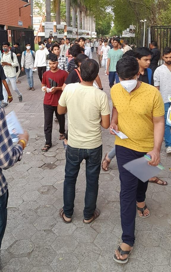 Indore: JEE Mains exam; technical glitches leave aspirants fuming - Vimarsana News