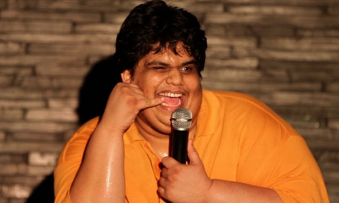 Tanmay Bhat shows middle finger to an individual; here's what happened next - Vimarsana News