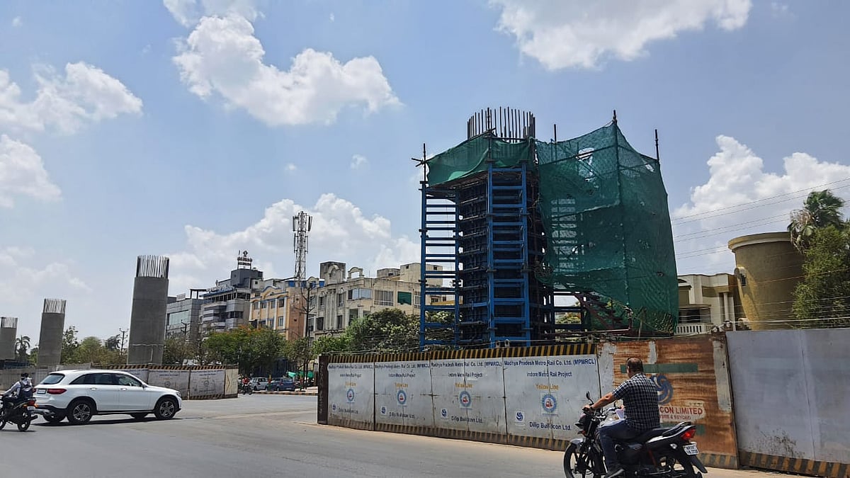 Indore: Concrete pillars now visible four kilometres from MR 10 - Vimarsana News