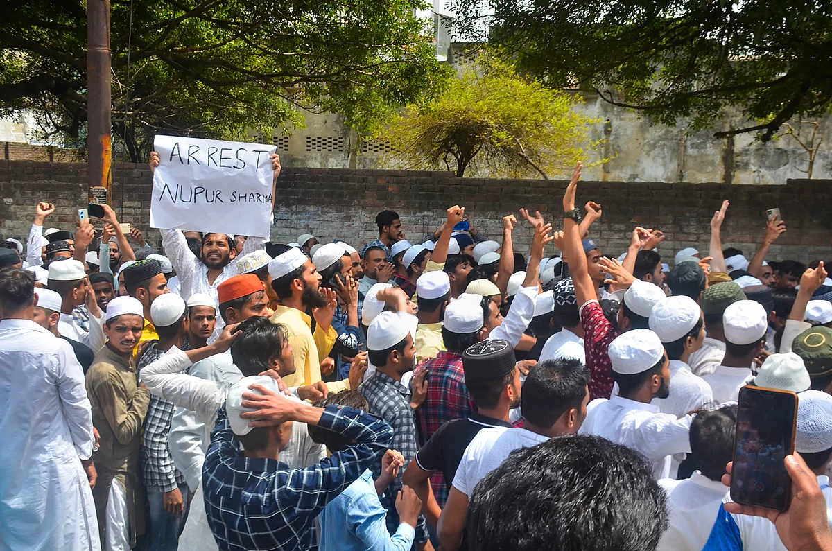 Moradabad: Muslim devotees stage a protest over the controversial remarks by two now-suspended BJP leaders against Prophet Mohammad, after offering Friday prayers in Moradabad, Friday, June 10, 2022.