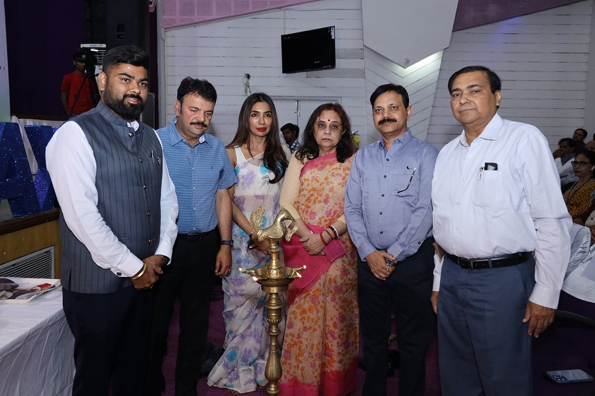 Indore: Taxmen watch 'Journey of​ ​Indian Rupee​'​ ​​telecast from Delhi - Vimarsana News