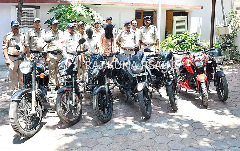 Mhow: Gang of vehicle thieves busted, 7 bikes seized - Vimarsana News