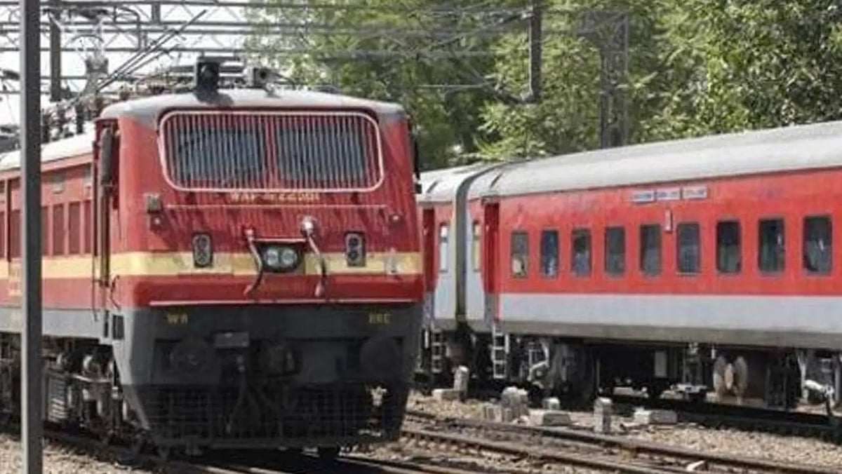 CR gains top spot among all Zonal Railways for ticket checking, generates revenue of Rs. 71.61 cr in current financial year - Vimarsana News