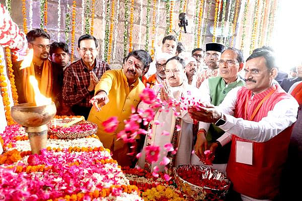 CM Shivraj Singh Chouhan greets people of the state capital on Bhopal Merger Day - Vimarsana News